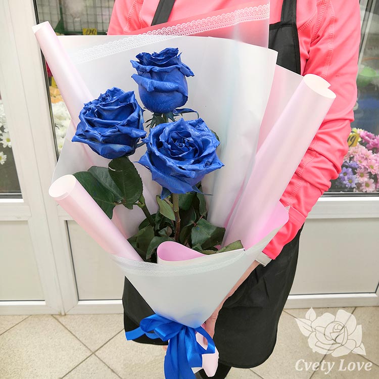 Букет из 3 синих роз
