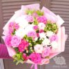 Букет из розовых гвоздик, хризантем и роз