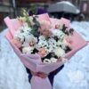 Букет из хризантем, роз и диантусов